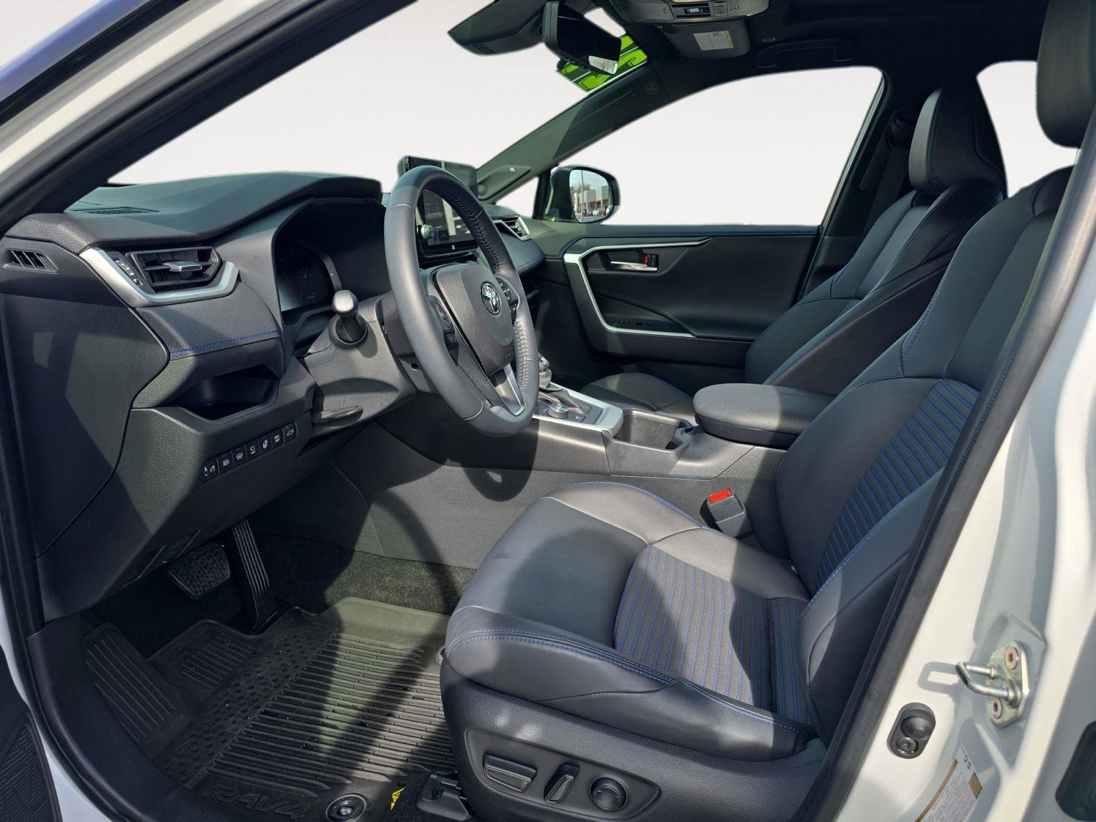 Used 2024 Toyota RAV4 XSE w/ Advanced Technology Package image 10