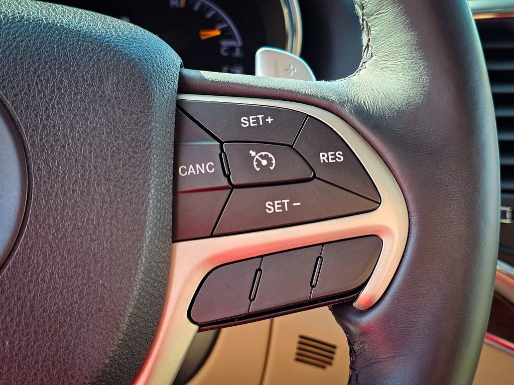 Used 2017 Jeep Grand Cherokee Limited image 21