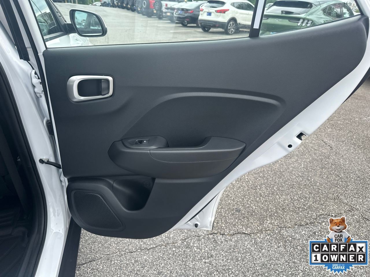 Used 2024 Hyundai Venue SEL FWD image 16