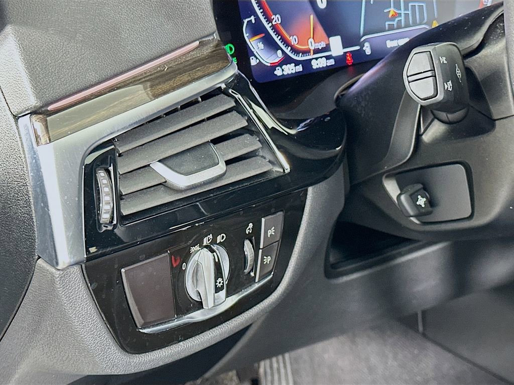 Certified 2023 BMW 540i w/ Premium Package image 10