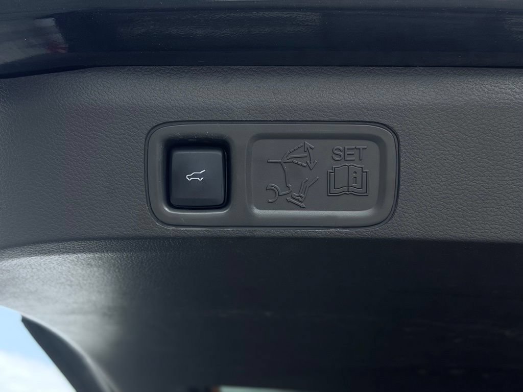 Used 2022 Lincoln Navigator 4WD image 16