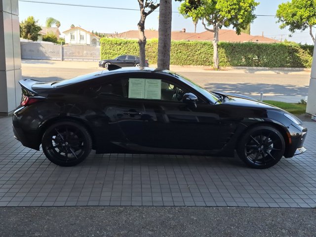 Used 2025 Toyota GR86 Premium w/ ALL Weather Mat Package (TMS) RWD image 4