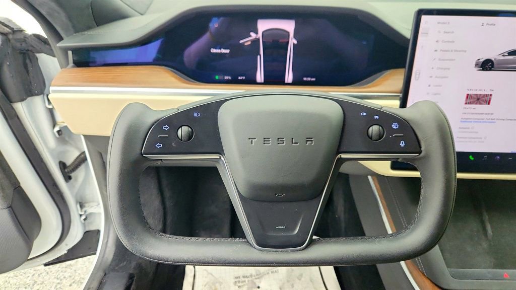 Used 2021 Tesla Model S Plaid image 11