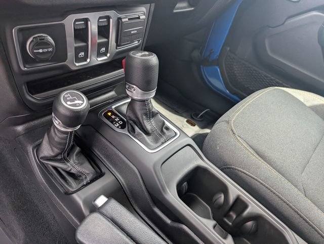 Used 2025 Jeep Wrangler Sport AWD/4WD image 18