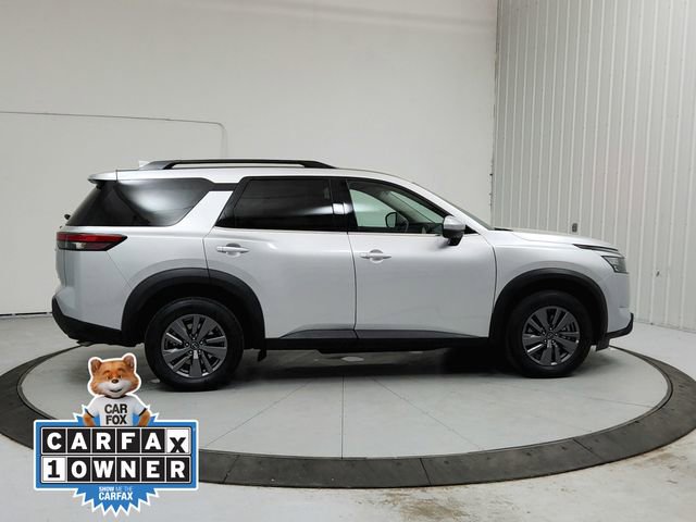 Used 2025 Nissan Pathfinder SV image 8