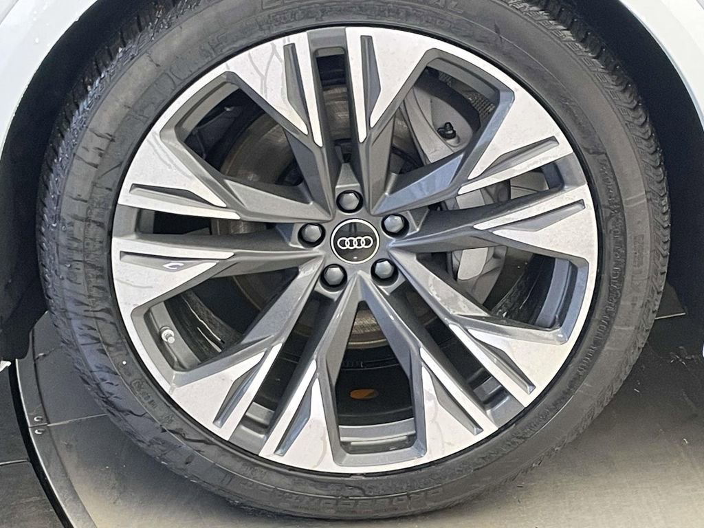 New 2026 Audi Q8 Premium Plus image 11