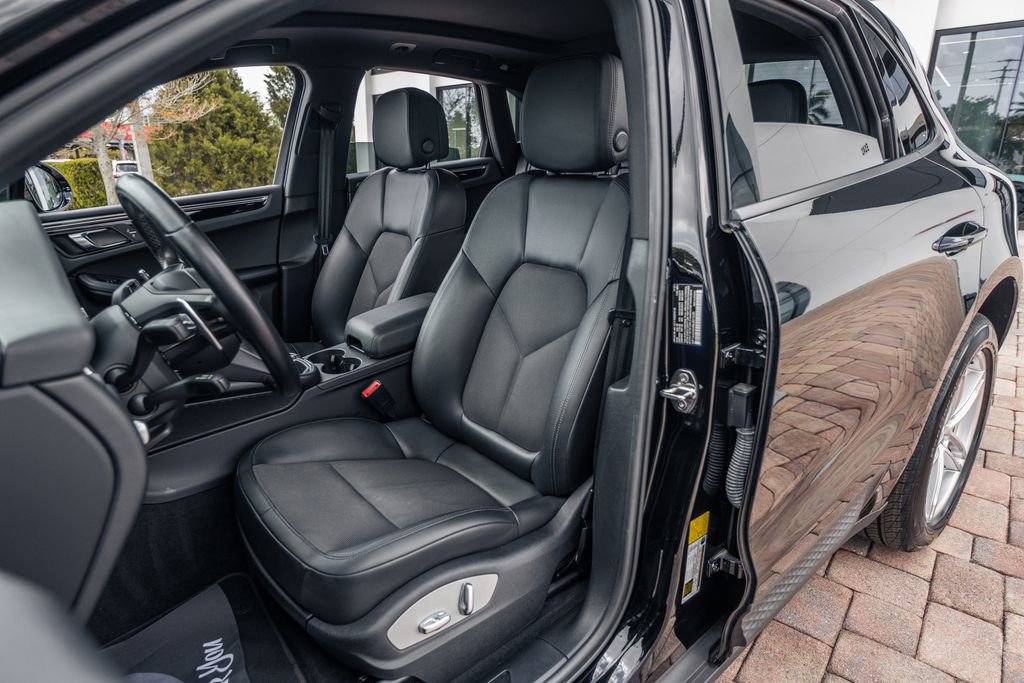 Used 2022 Porsche Macan image 20