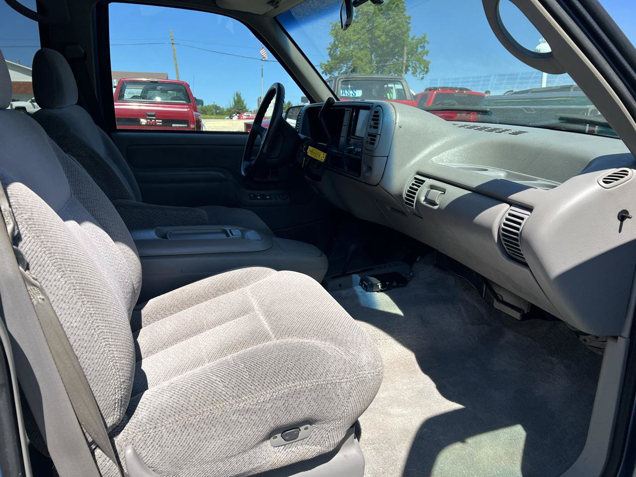 Used 1995 Chevrolet Suburban 4WD image 16