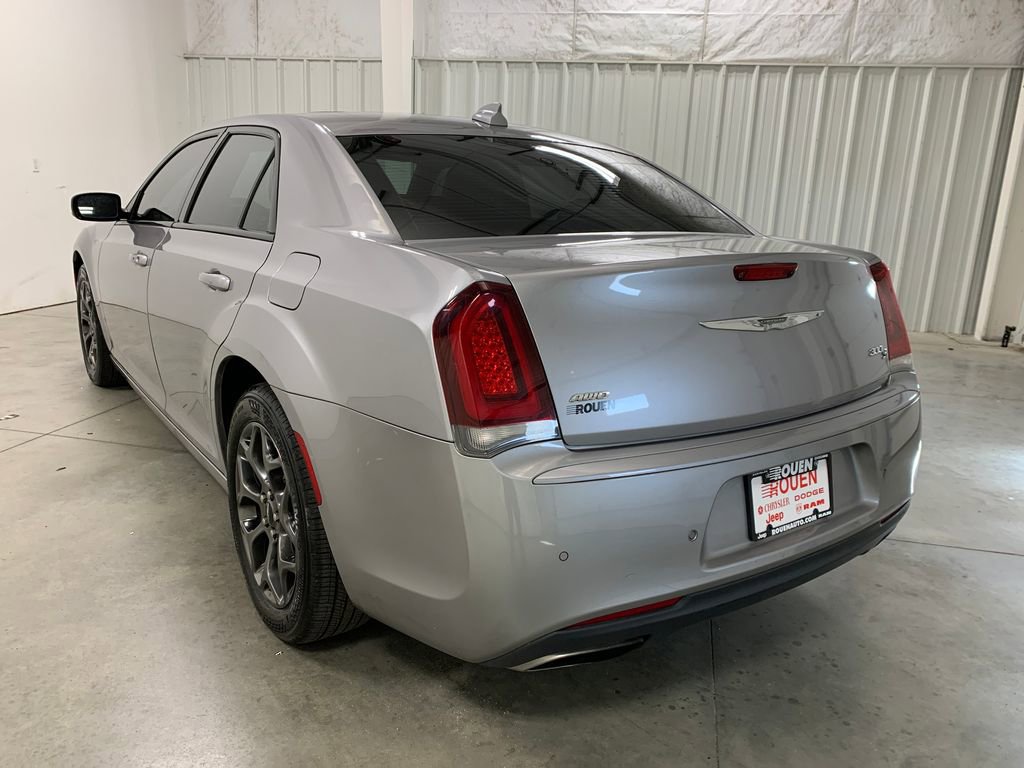 Used 2018 Chrysler 300 S w/ 300S Premium Group image 24