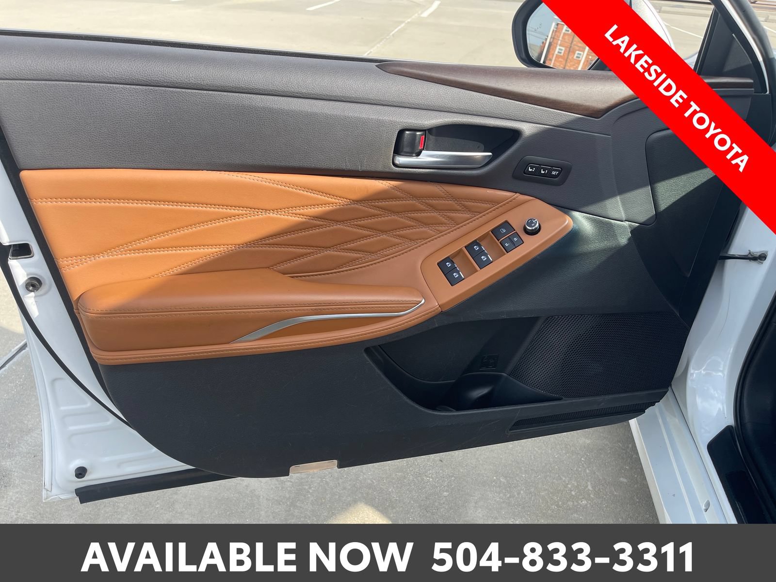 Used 2020 Toyota Avalon Limited FWD image 24