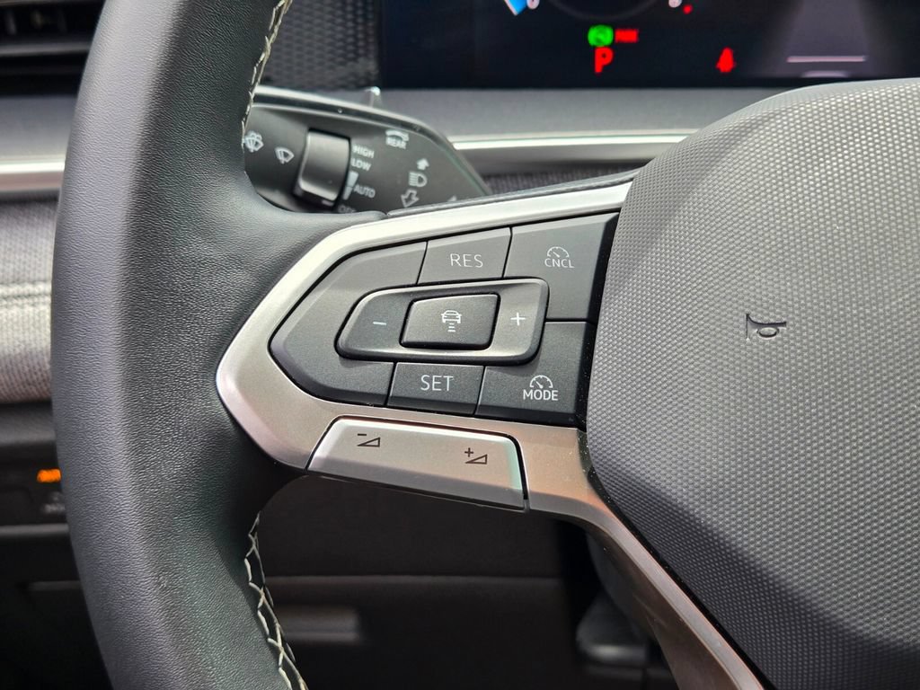 Certified 2025 Volkswagen Tiguan S FWD image 18