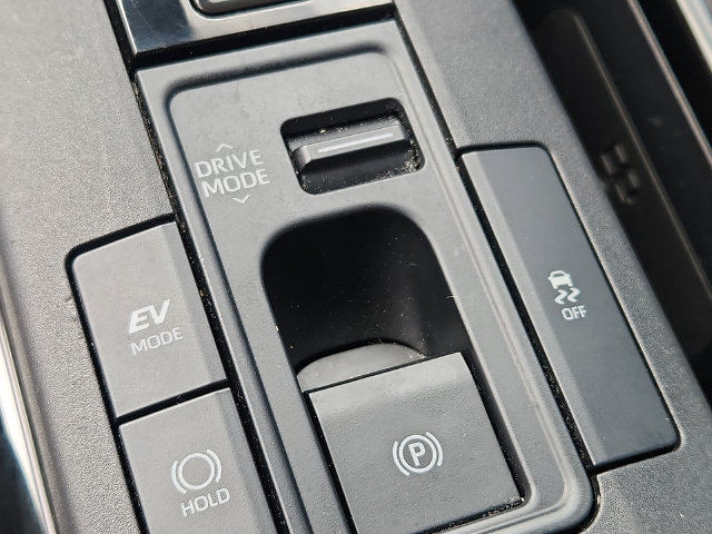 Used 2024 Toyota Prius XLE AWD/4WD image 22