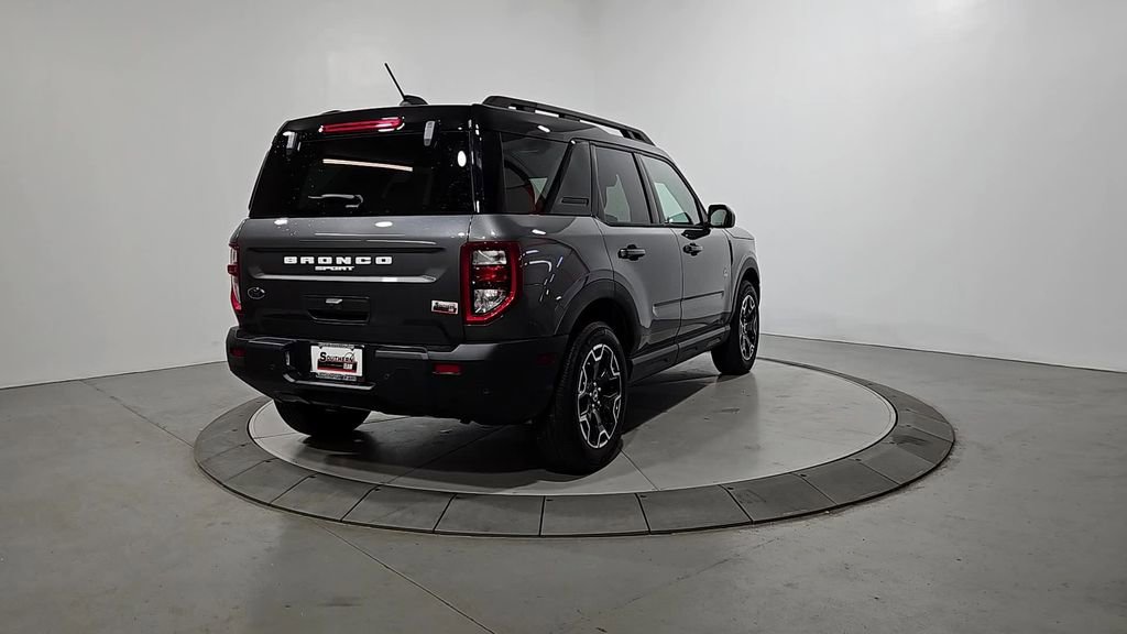 Used 2025 Ford Bronco Sport Outer Banks AWD/4WD image 5