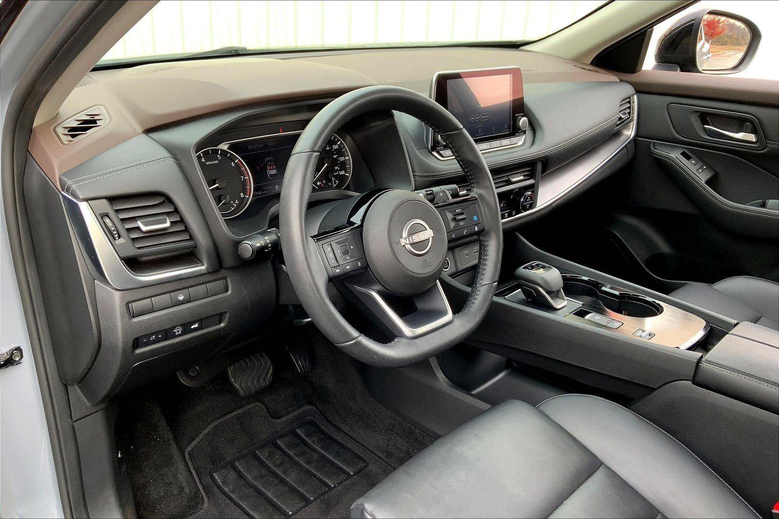 Used 2023 Nissan Rogue SV w/ SV Premium B Package image 13