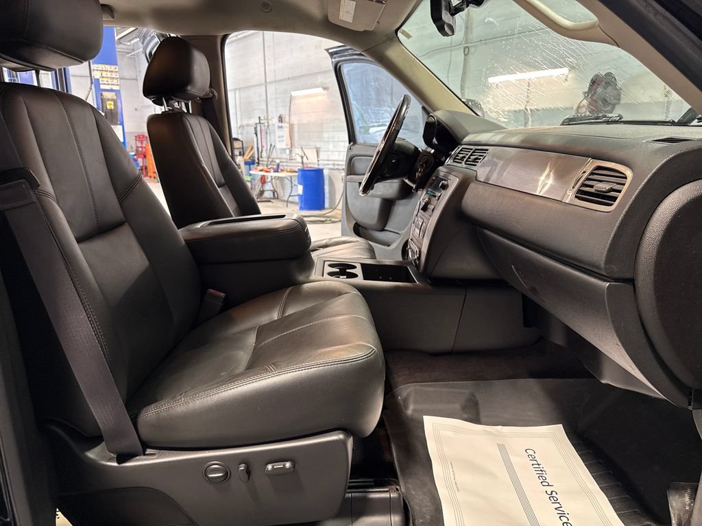 Used 2014 Chevrolet Silverado 2500 LTZ w/ LTZ Plus Package AWD/4WD image 25
