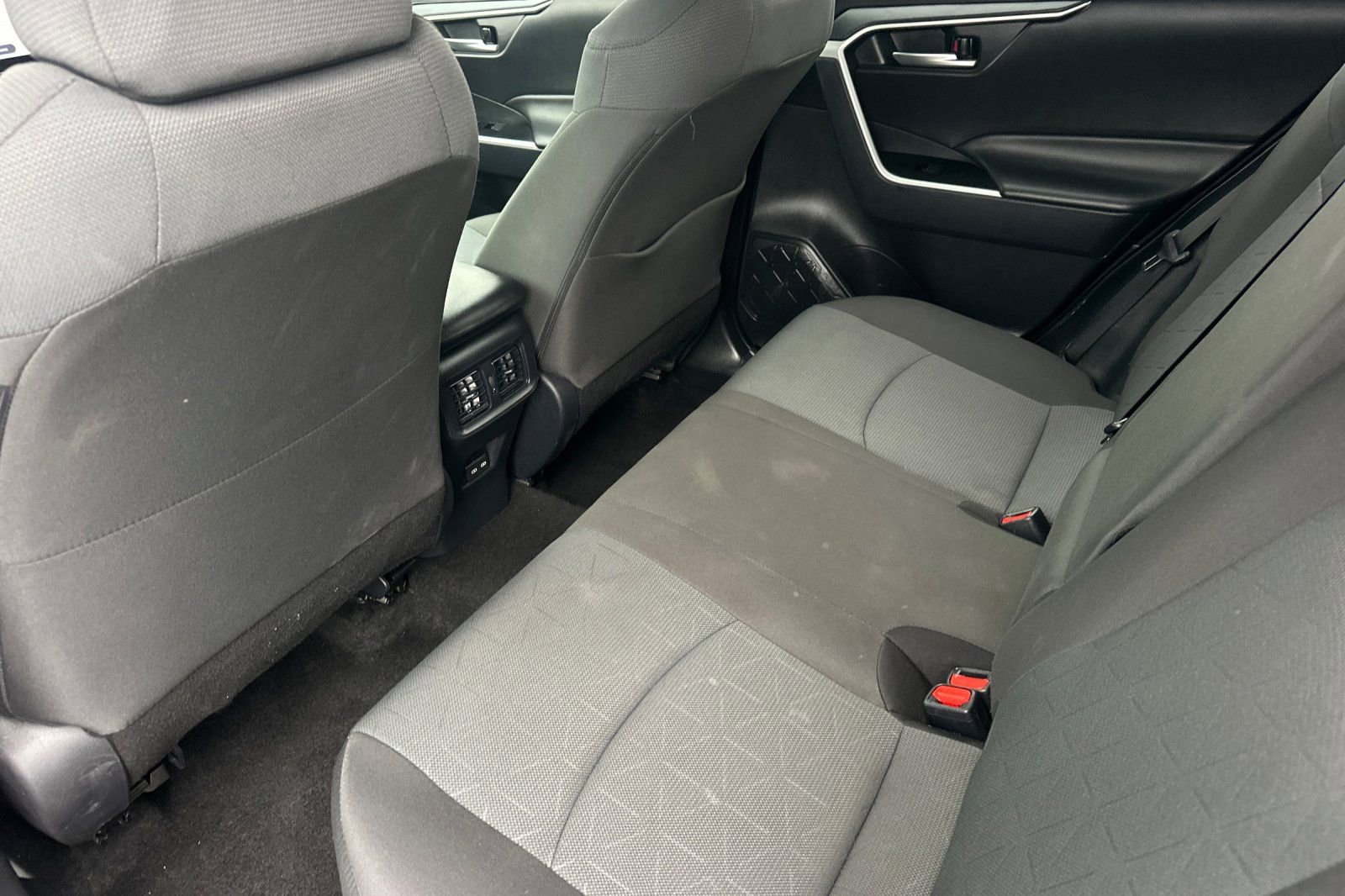 Used 2025 Toyota RAV4 XLE FWD image 14