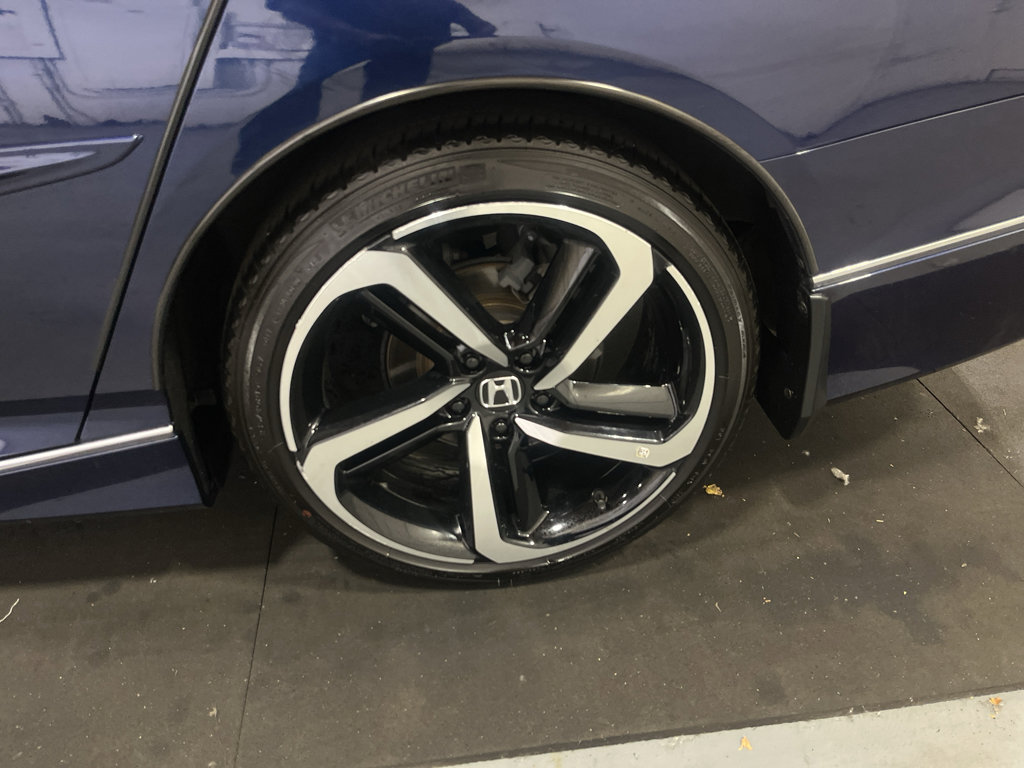 Used 2018 Honda Accord Touring image 25
