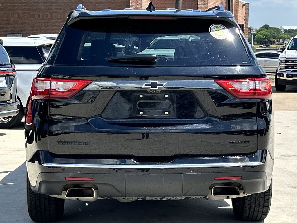 Used 2019 Chevrolet Traverse Premier w/ LPO, Blackout Package FWD image 5