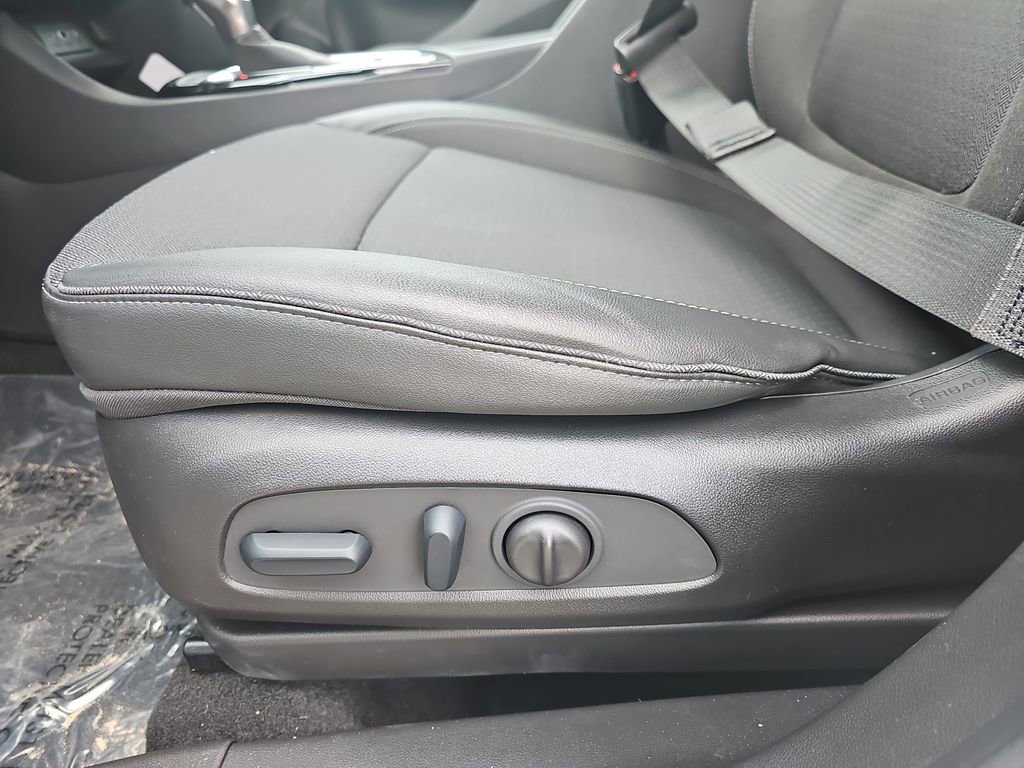 Certified 2023 Buick Encore GX Preferred w/ Cold Weather Comfort Package FWD image 33