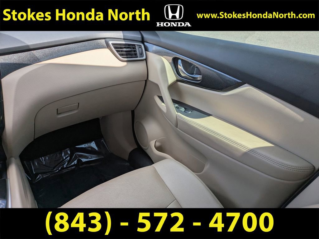 Used 2016 Nissan Rogue SL w/ SL Premium Package image 24