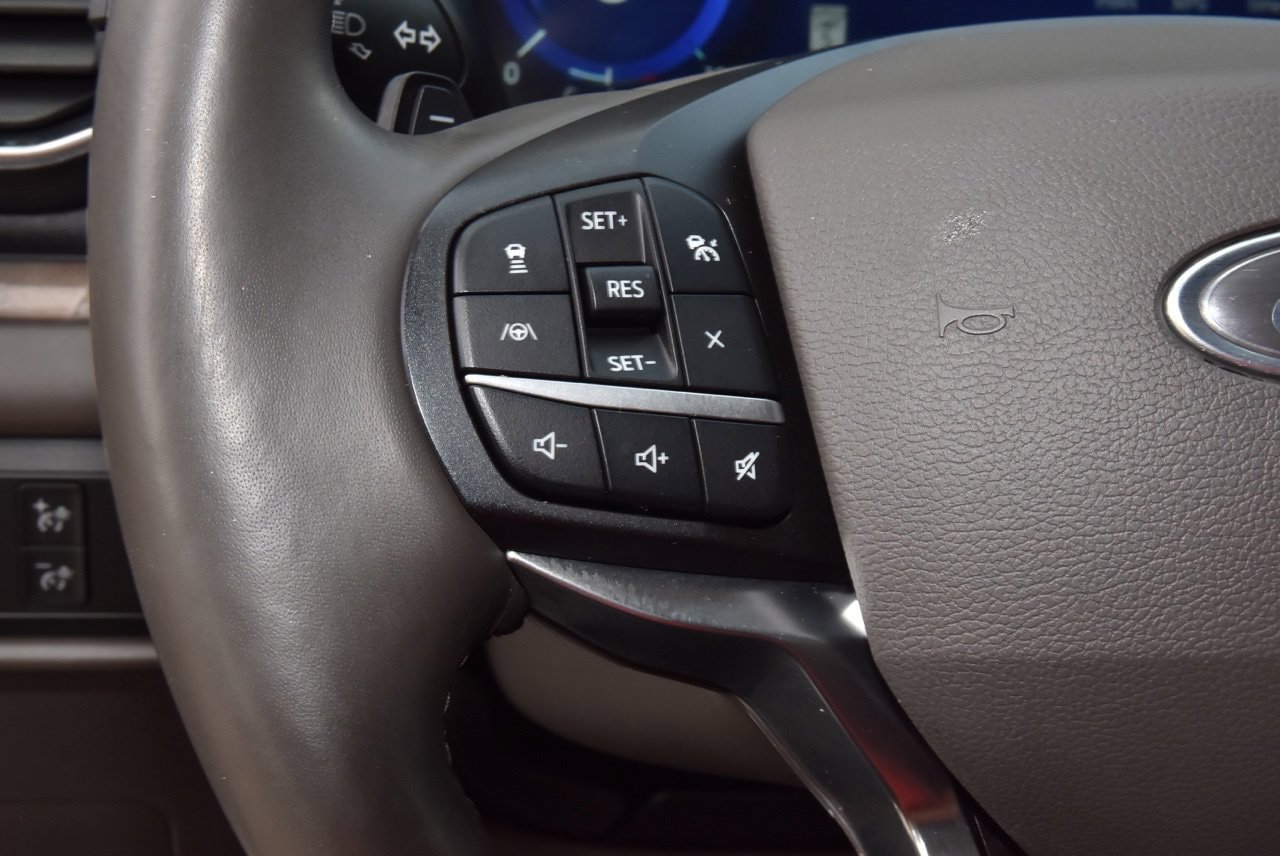 Used 2020 Ford Explorer Platinum w/ Premium Technology Package AWD/4WD image 25