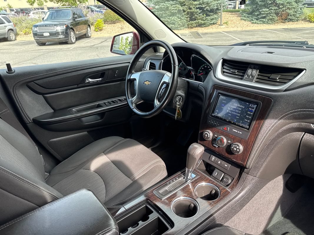 Used 2015 Chevrolet Traverse LT AWD/4WD image 17