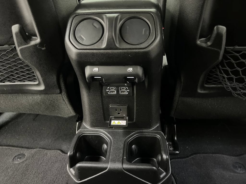 Used 2024 Jeep Wrangler Unlimited Rubicon AWD/4WD image 23