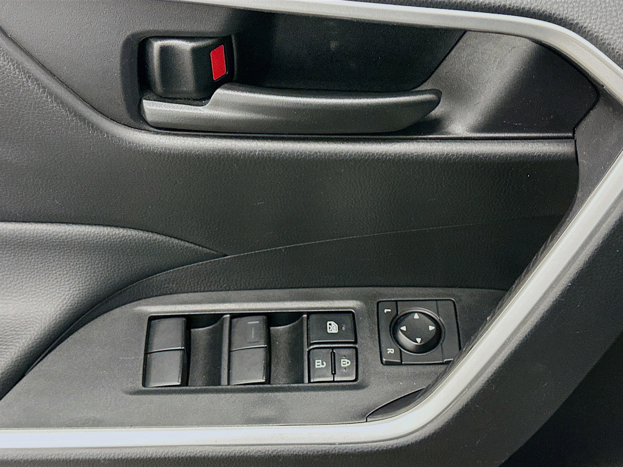 Used 2024 Toyota RAV4 LE image 15