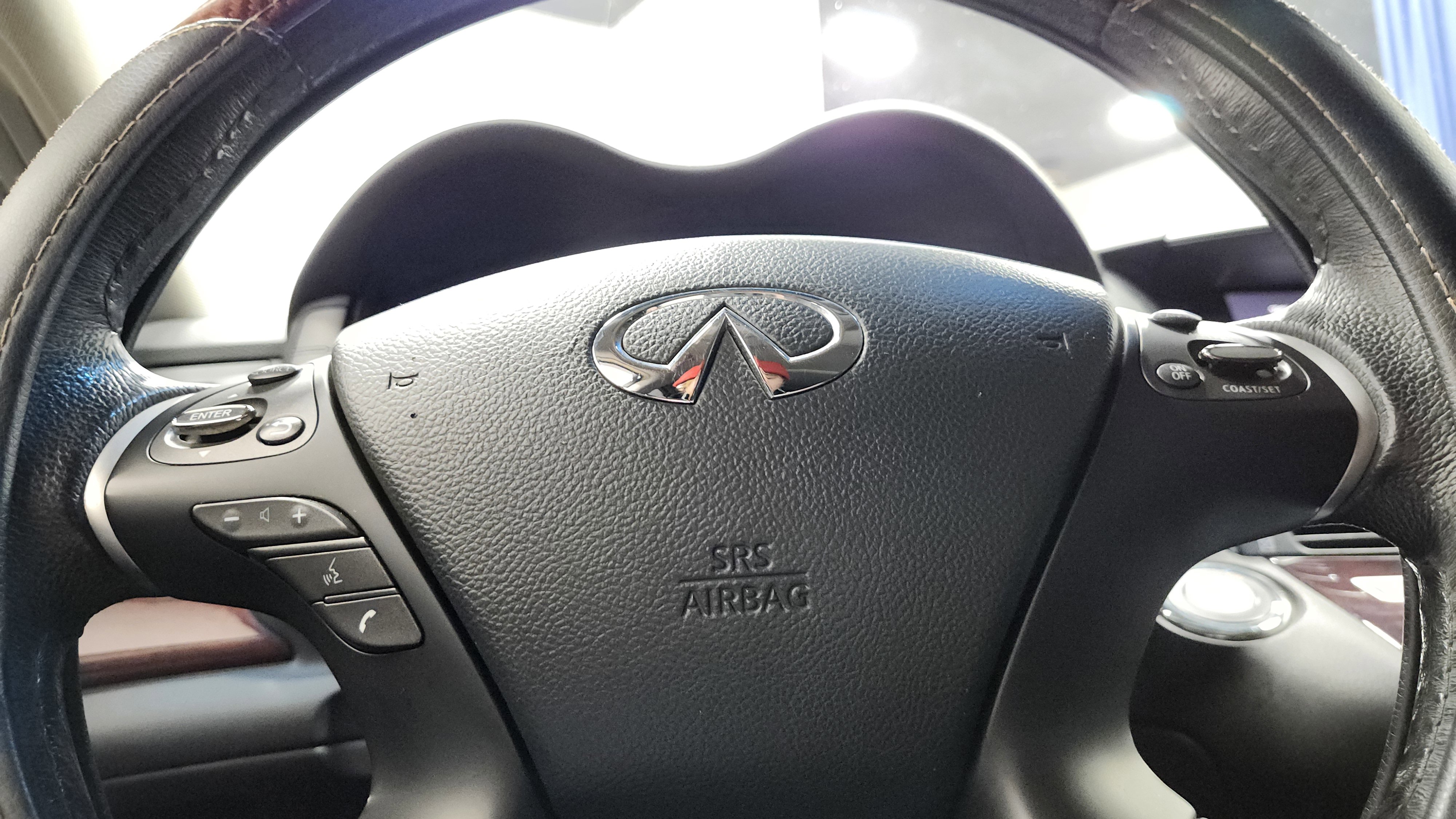 Used 2019 INFINITI Q70 Luxe image 29