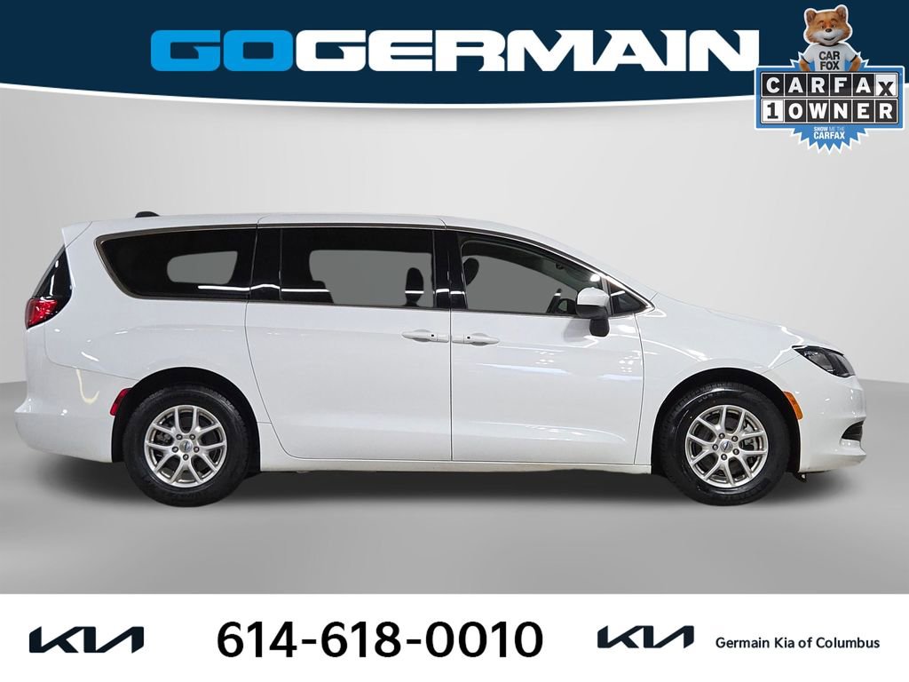 Used 2023 Chrysler Voyager LX image 7
