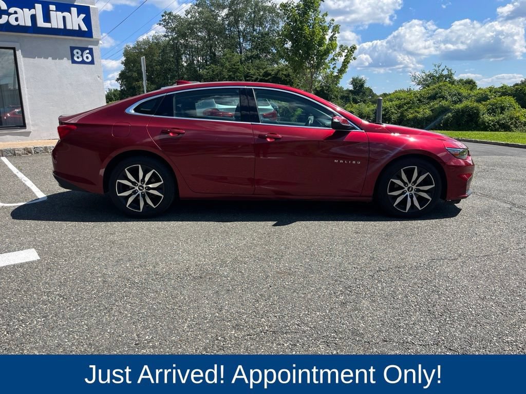 Used 2017 Chevrolet Malibu LT w/ Leather Package FWD image 8