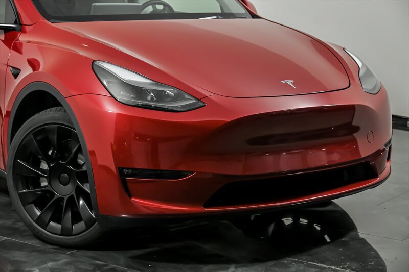 Used 2023 Tesla Model Y Long Range AWD/4WD image 2