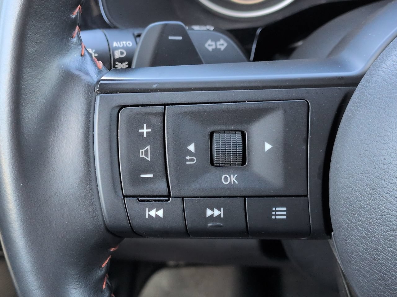 Used 2024 Nissan Pathfinder Rock Creek AWD/4WD image 25