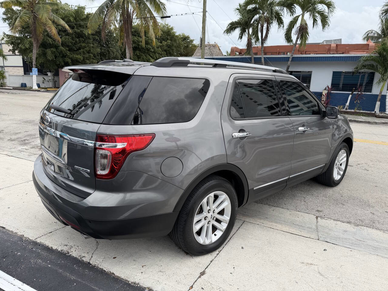 Used 2014 Ford Explorer XLT image 7