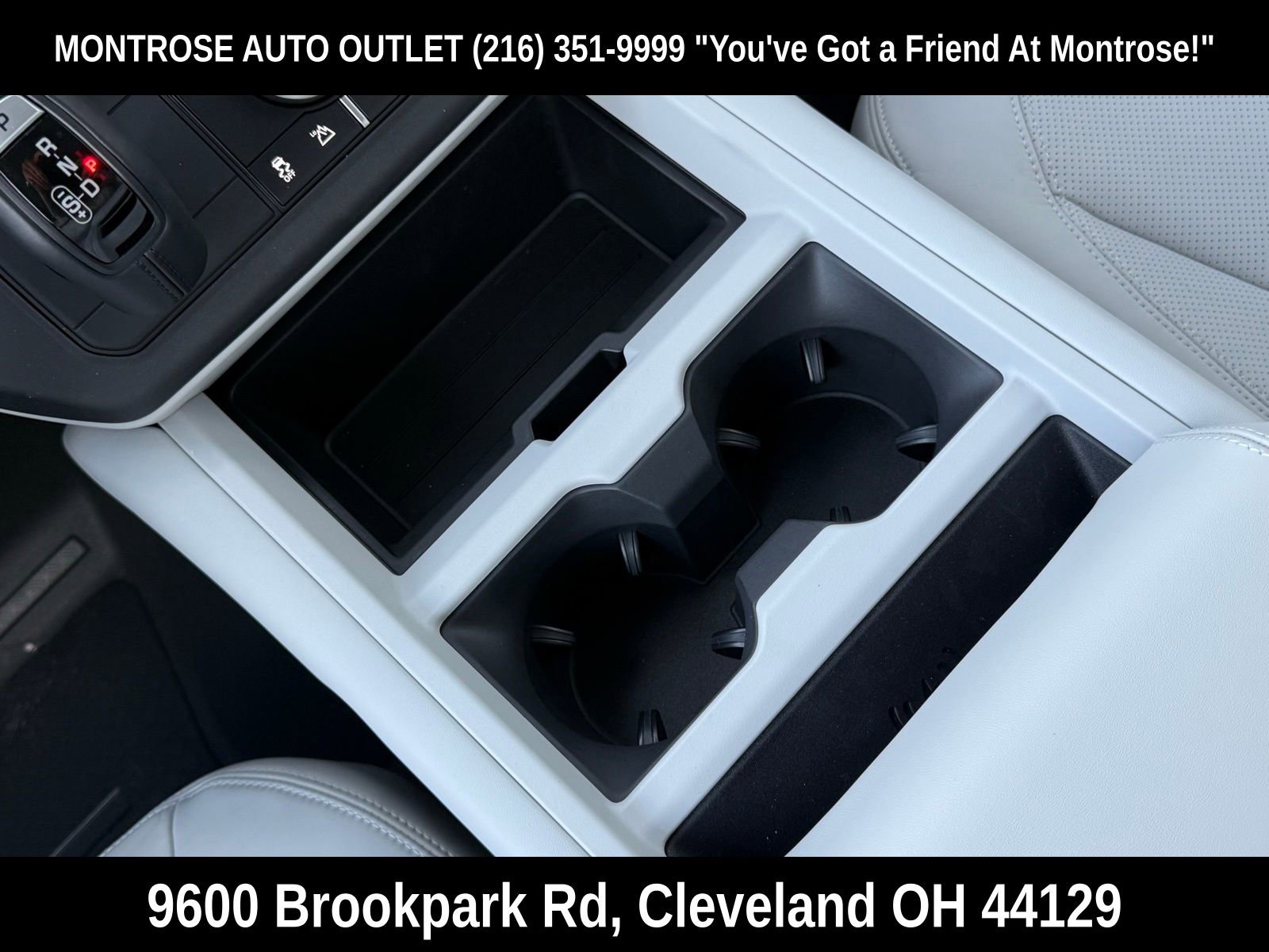 New 2026 Land Rover Defender 110 X-Dynamic SE image 28