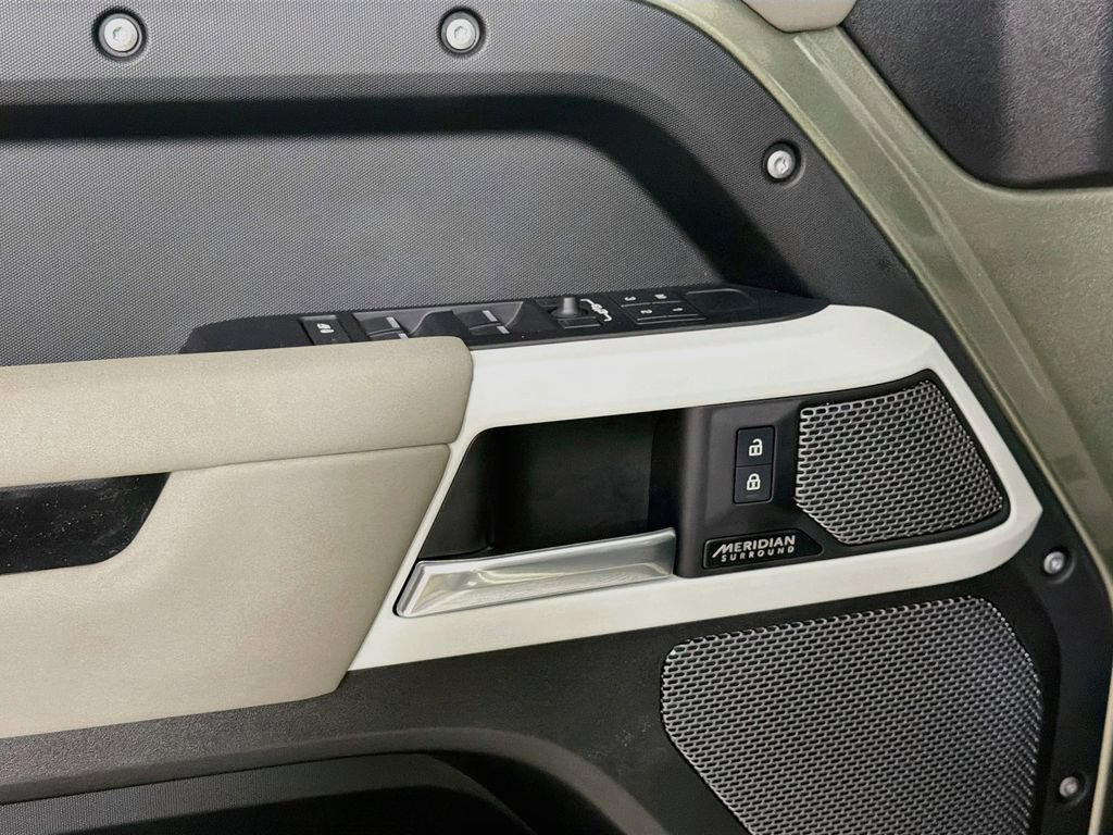 Certified 2023 Land Rover Defender 110 SE AWD/4WD image 18