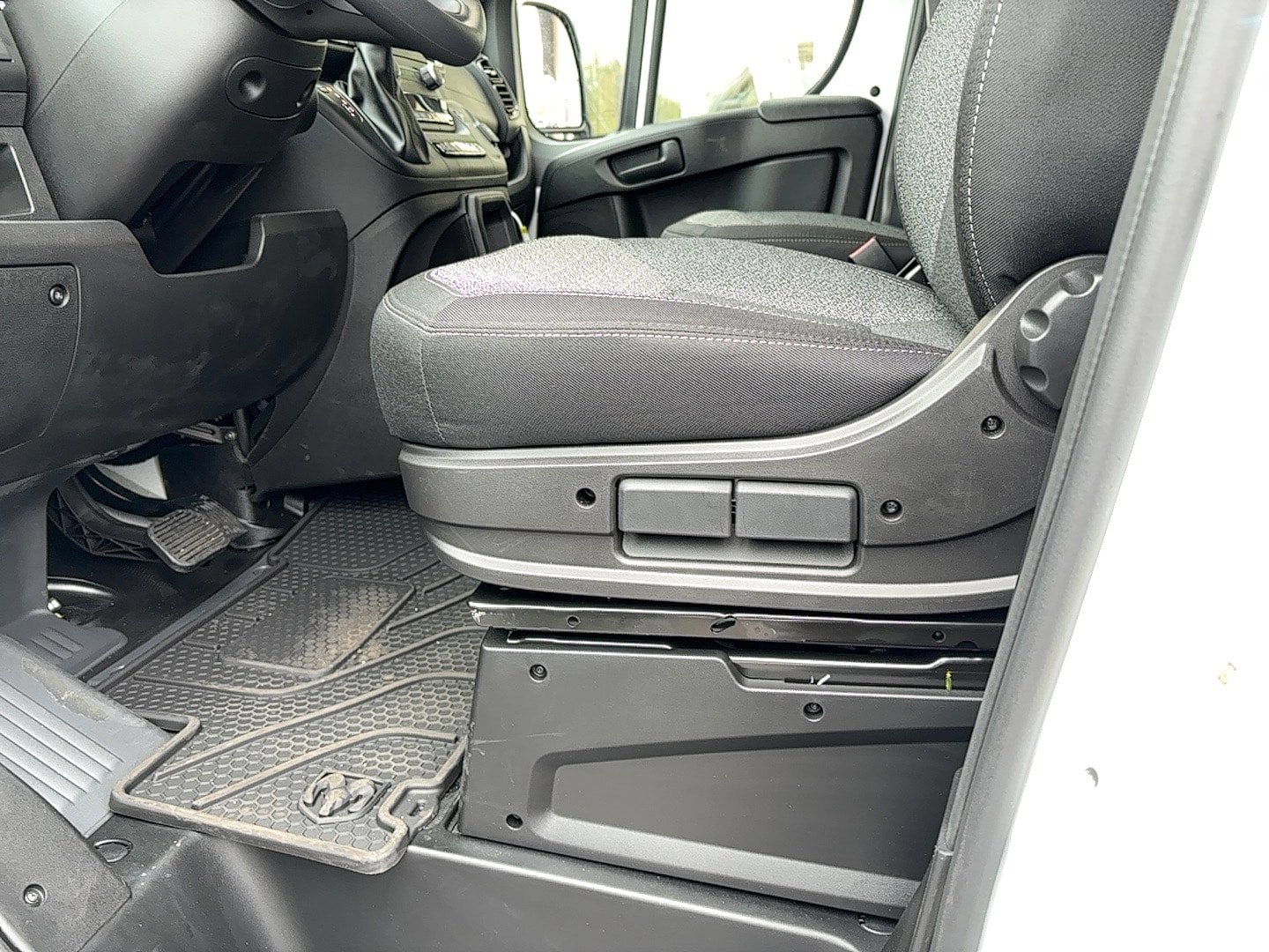 New 2026 RAM ProMaster 1500 w/ Convenience Group FWD image 13