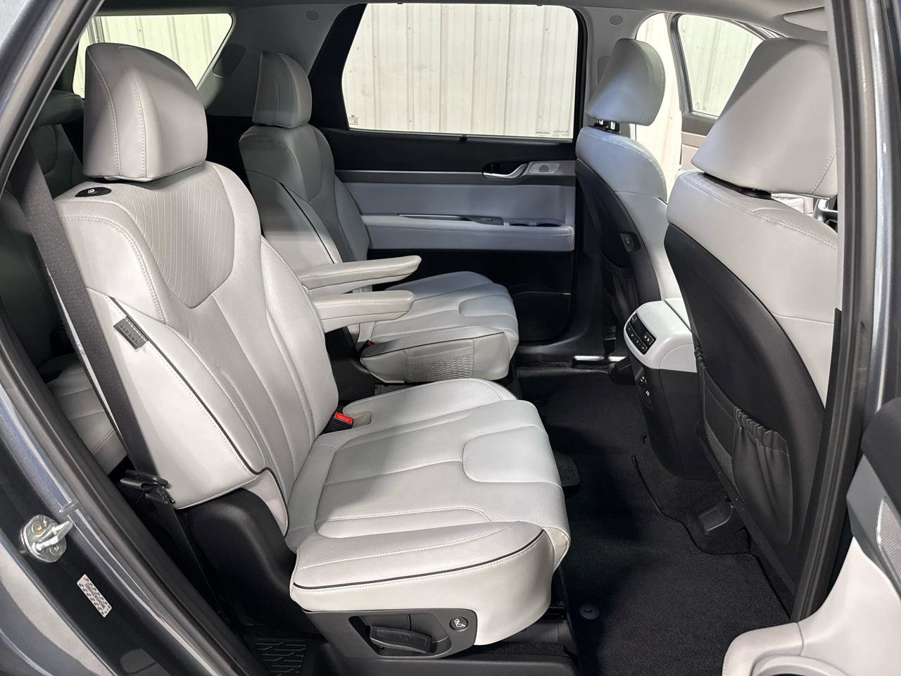 Used 2023 Hyundai Palisade SEL w/ Premium Package image 19