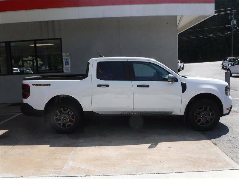 Used 2023 Ford Maverick Tremor image 2