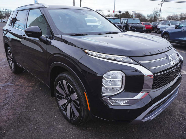 New 2026 Mitsubishi Outlander SEL image 3