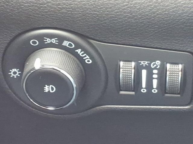 New 2026 Jeep Compass Latitude image 19