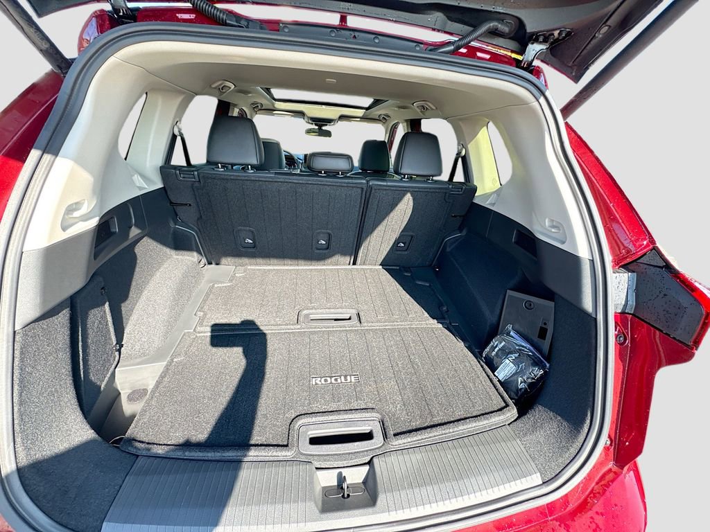 Used 2026 Nissan Rogue Platinum w/ Platinum Premium Package image 9