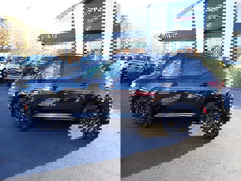 Used 2025 Buick Envision Sport Touring image 2