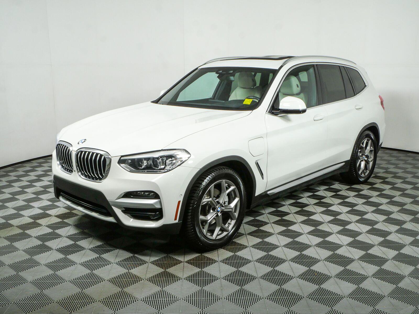 Used 2021 BMW X3 xDrive30e w/ Premium Package AWD/4WD image 26