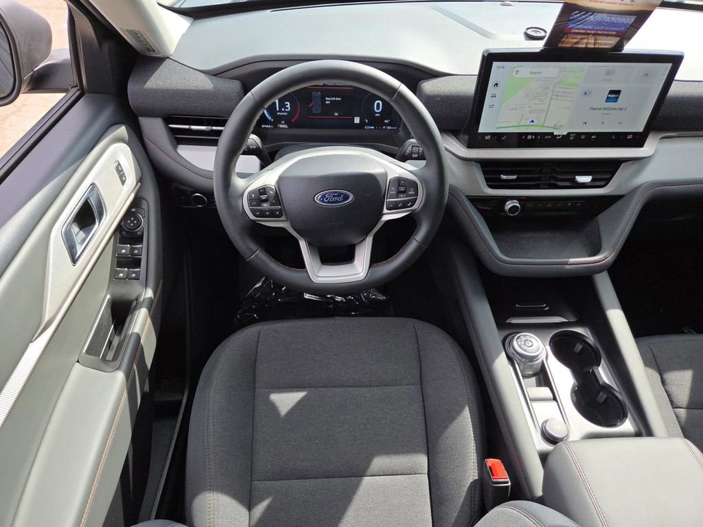 Used 2025 Ford Explorer Active RWD image 25