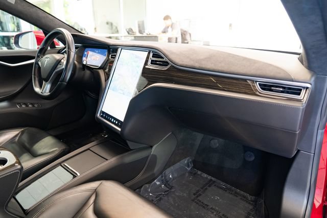 Used 2015 Tesla Model S 70D AWD/4WD image 29