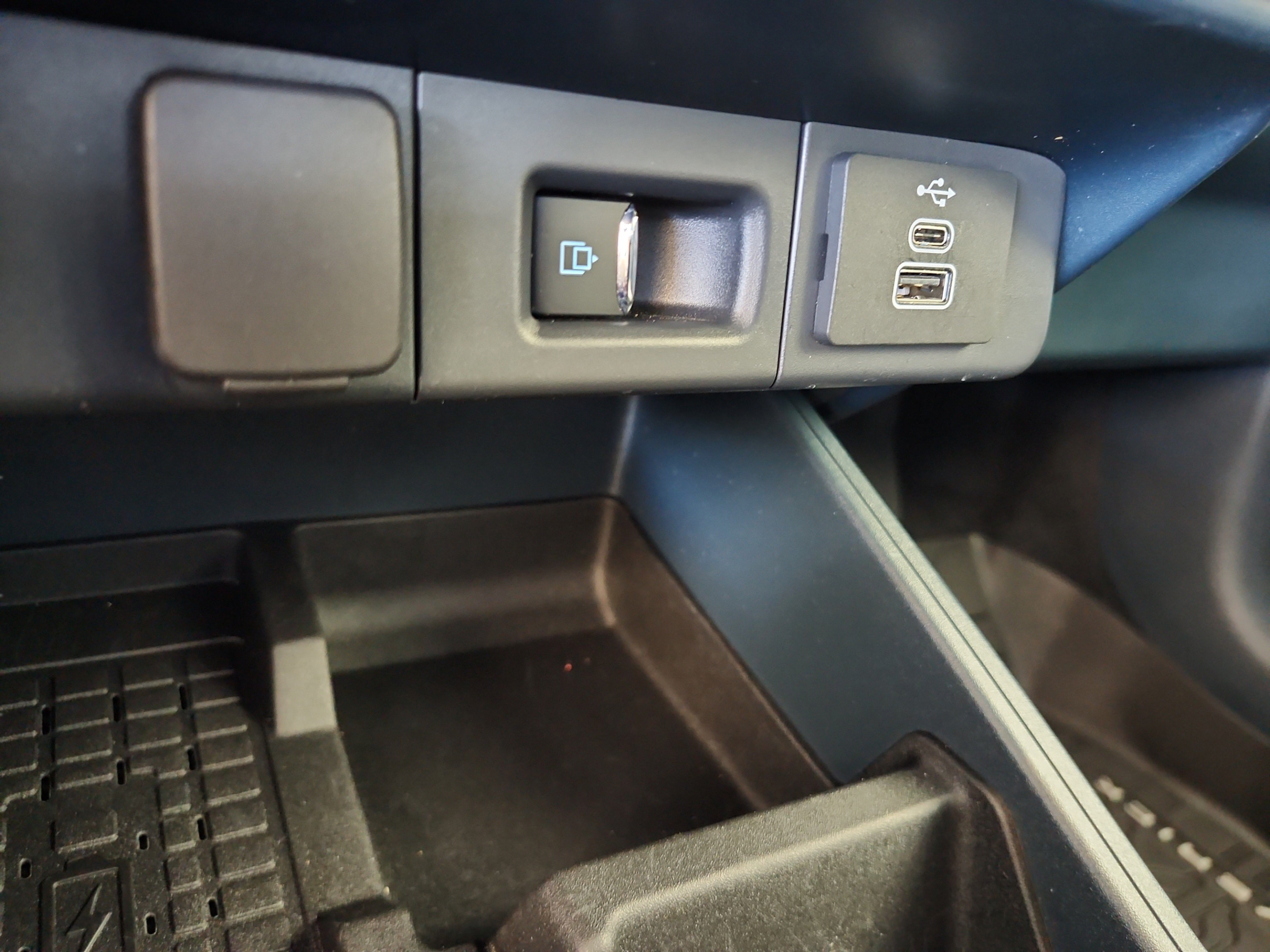 Used 2025 Ford Maverick Lobo AWD/4WD image 30