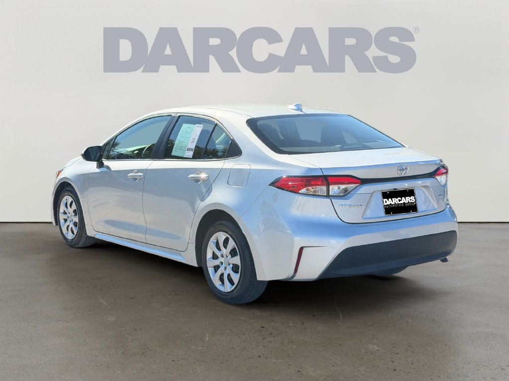 Used 2025 Toyota Corolla LE FWD image 5