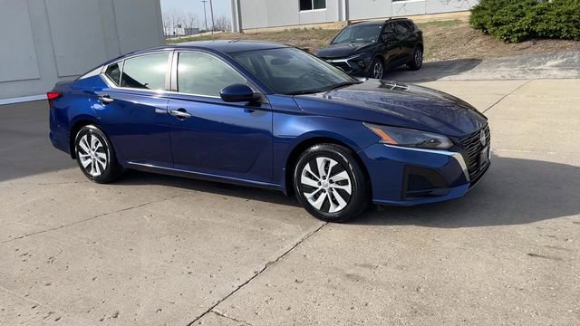 Used 2023 Nissan Altima 2.5 S image 2