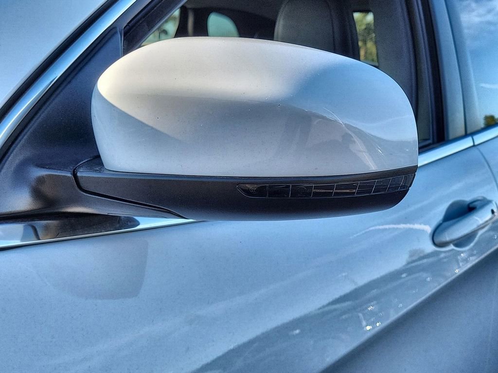 Used 2019 Jeep Cherokee Limited image 12